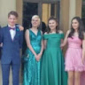 Meet your Posher, Anika